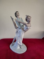 NAO by Lladro Figurine Ballet Dancers - Dancing on a cloud. Exquisite!