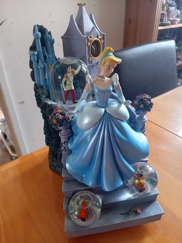 Snowglobe disney cinderella - snowglobe,