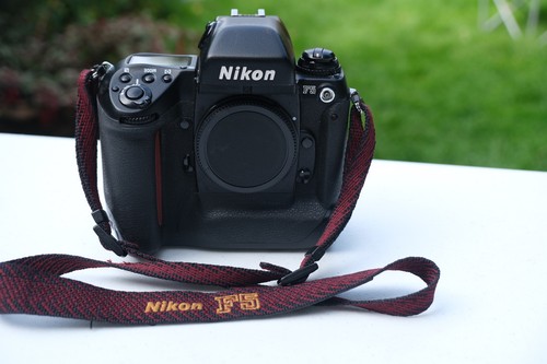 Nikon 35mm film camera - f5,