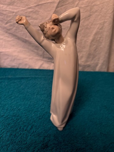 Nao lladro porcelain figurine - porcelain,