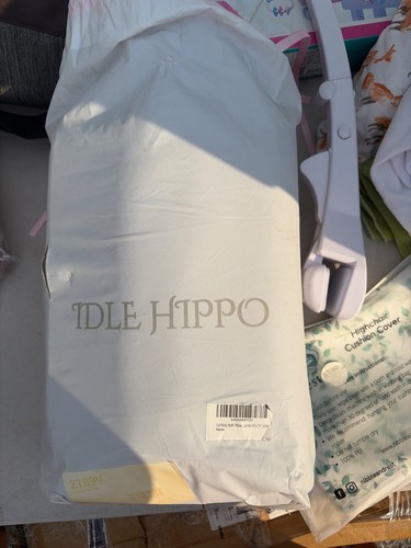 Idle hippo full body bath - idle,
