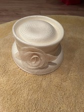 Woman’s Formal Cream Hat -