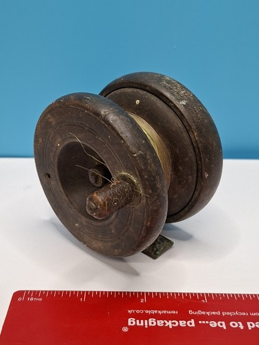 Vintage wooden fishing reel - wooden,