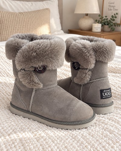 Grey sheepskin fur button - grey,