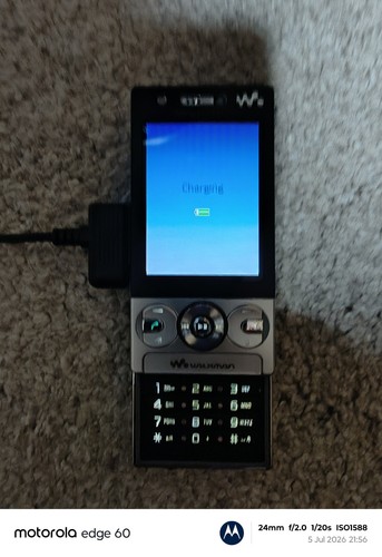 Sony ericsson w705 - ericsson,