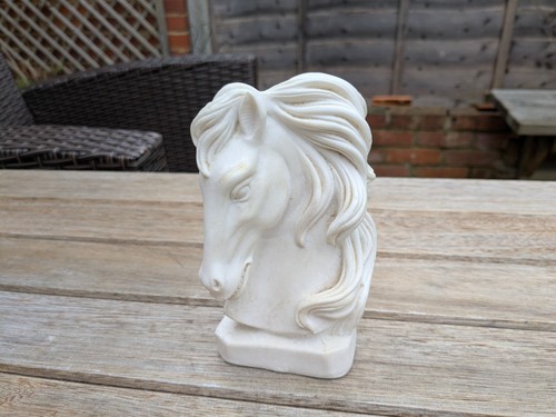 Alabaster figurine horses - horses, head