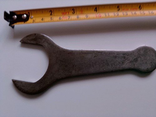 Daimler hub nut - daimler,
