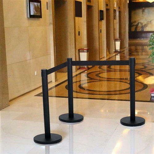 Retractable crowd control - retractable,