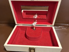 Vintage Musical Jewellery Box