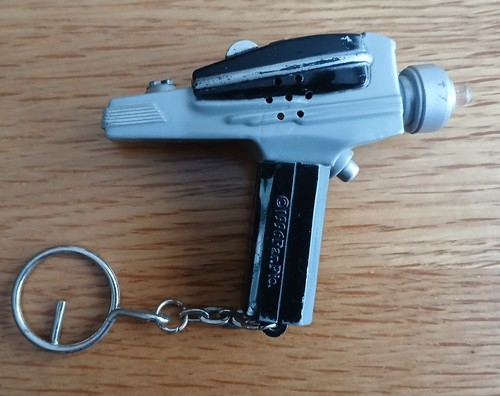 Star trek electronic phaser - trek,