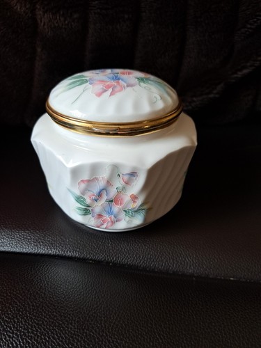Lovely large aynsley hinged - lovely,