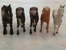 Britains Horses 5 Vintage 70s Plastic Figures