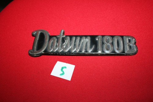 Lot datsun 180b badge - datsun,