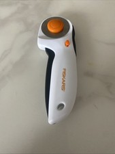 Fiskars Trigger 45mm Rotary Cutter for Both Left and Right Handed Use,