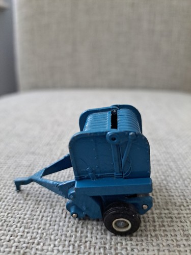 Ertl international - 2.5”,