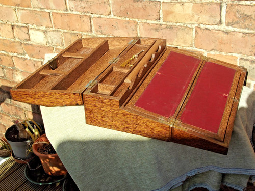 Palmwood tri fold - tri-fold, writing