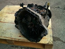 RENAULT TRAFIC VIVARO NV300 6