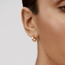 BN Monica Vinader Siren Muse Wave Huggie Earrings