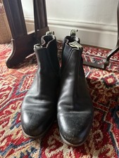 R.M. Williams Comfort