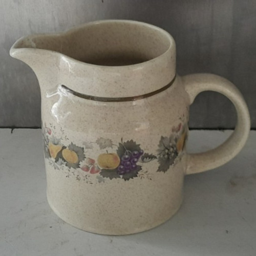 Vintage 1976 royal - royal, doulton