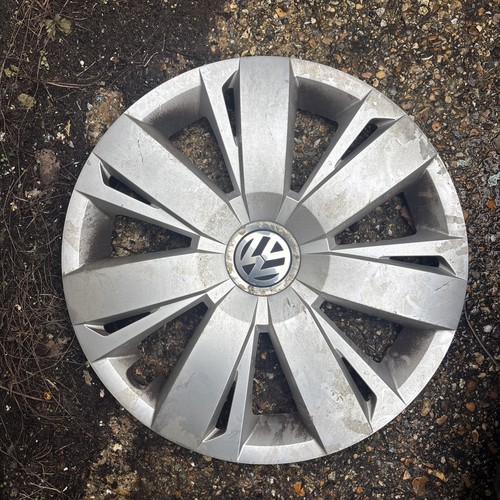 Passat 16 wheel trim - ,