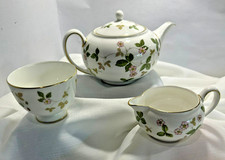 Wedgwood Wild Strawberry bone