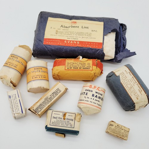 Ww2 medical dressings - -,