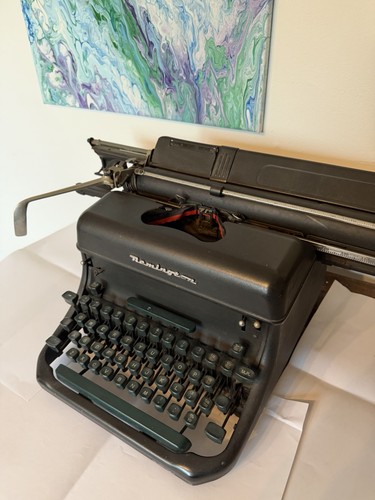 Vintage remington typewriter - ,