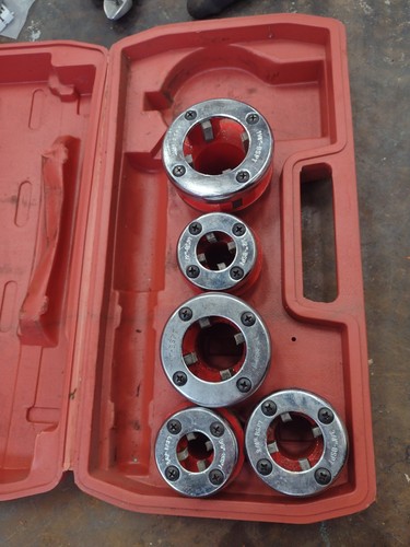 Pipe threading dies kit - dies,