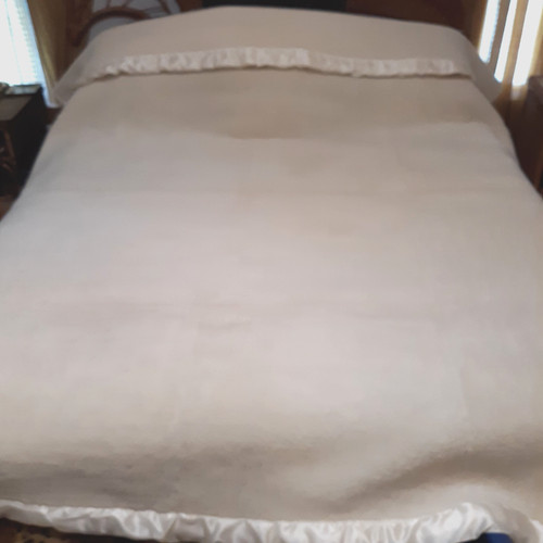 Vtg 100 thick - thick, blanket