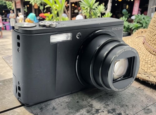 Ricoh 10mp digital compact - digital,