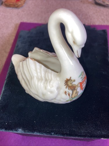 Crested china swan city - crested,