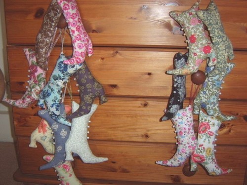 Padded hanging victorian - 1,