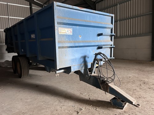 Warwick grain trailer - warwick,