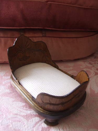 Dolls house walnut single - house,