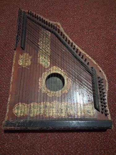 Late 1800s lion zither - lion, in