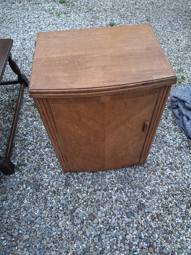 Sewing machine cabinet turned - machine,