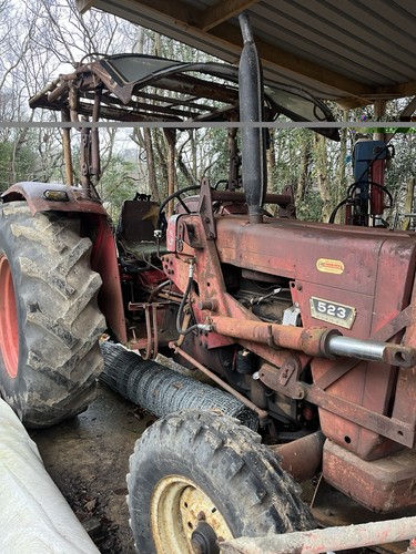 Case international tractor - tractor, 523