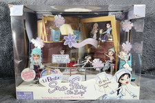 LIL BRATZSNO FUN SKI LODGE  ICE SKATING PLAYSET EXCLUSIVE DOLL NAZALIA 2004 MGA