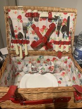 WICKER LARGE PICNIC BASKET OUTDOOR CAMPING HAMPER WITH CUTLERY STRAPS AND HANDLE