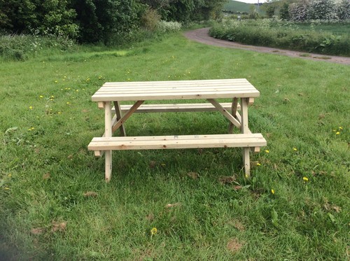 Pub bench picnic - picnic,