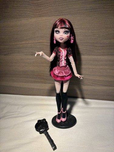 Monster high draculaura doll - monster,