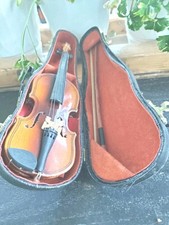 Mini Violin w/Bow, Case, &