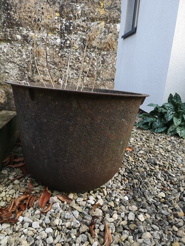 Large antique cast - large,