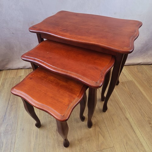 Vintage set serpentine - of, 3