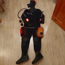  Northern diver 8mm crushed neoprene size medium with hood