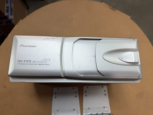 Pioneer cdx p1270 - 12, car
