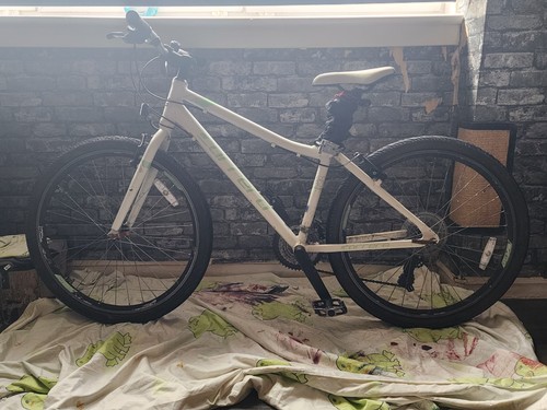 Female bike bicycle carrera - bike,