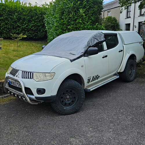 Mitsubishi l200 ford ranger - mitsubishi,
