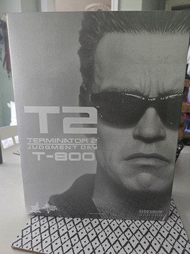 Hot toys 800 terminator 2 - t-800,